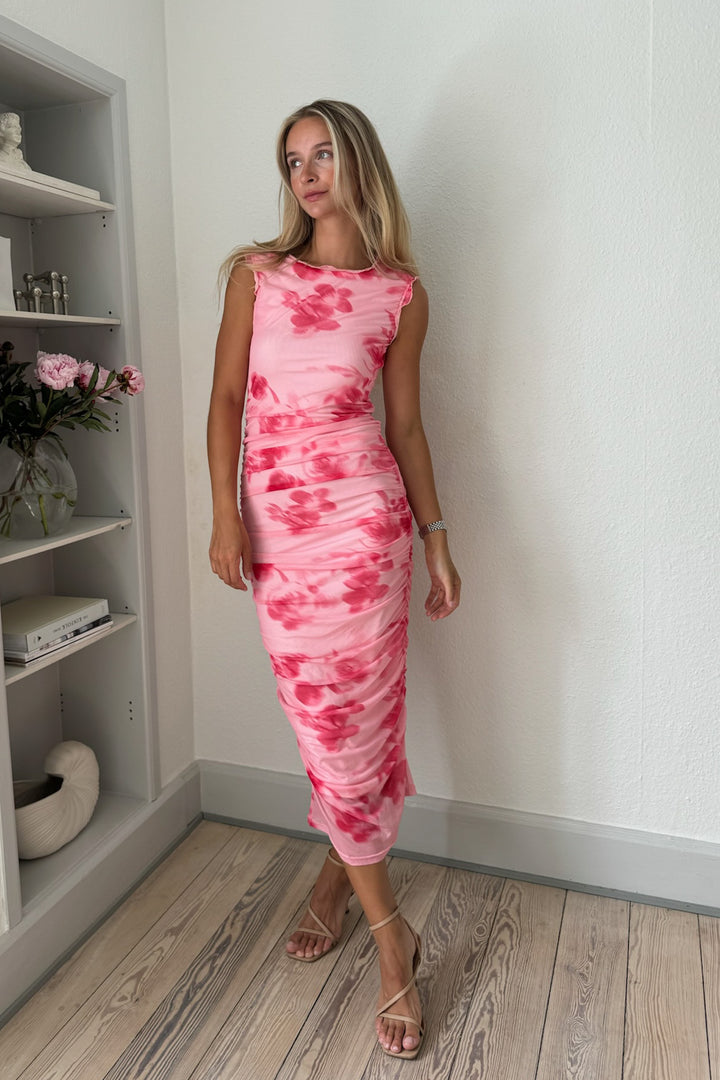 Forudbestilling - BYIC - Miraic Mesh Dress - apfp Abstract Pink Flower Print