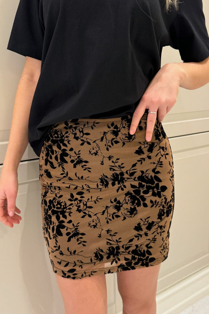 BYIC - Astaic Mesh Skirt A23742 - Bbfp Beige Black Flower Print Kjoler 