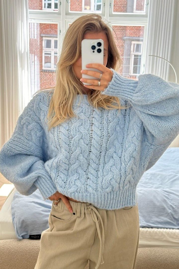 Forudbestilling - BYIC - Noraic Sweater - lightblue Light Blue Strikbluser 