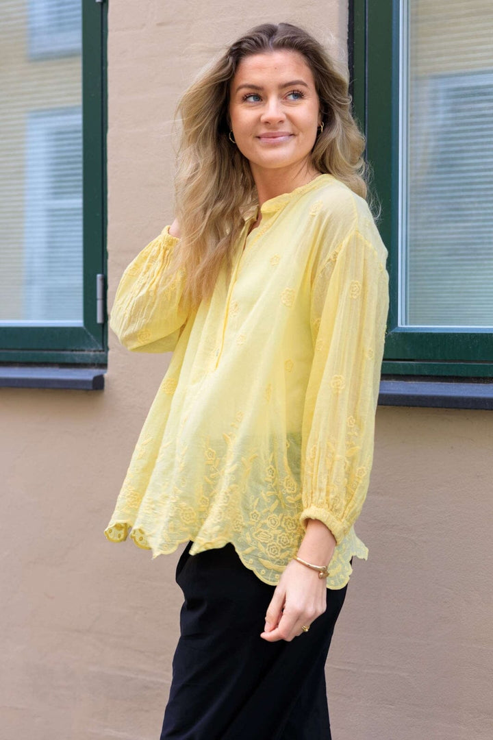 Forudbestilling - Black Colour - Bclaura Blouse 40869 - Pastel Yellow