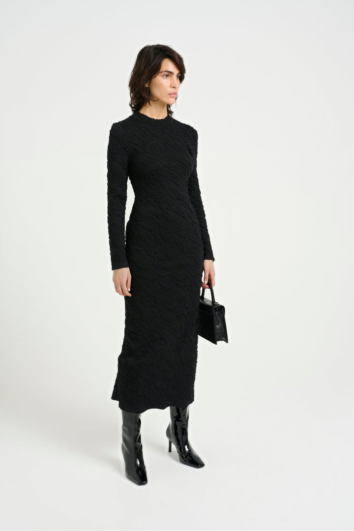 Forudbestilling - Gestuz - Pillagz Long Dress 10909589 - 106733 Black/Black Lurex Kjoler 