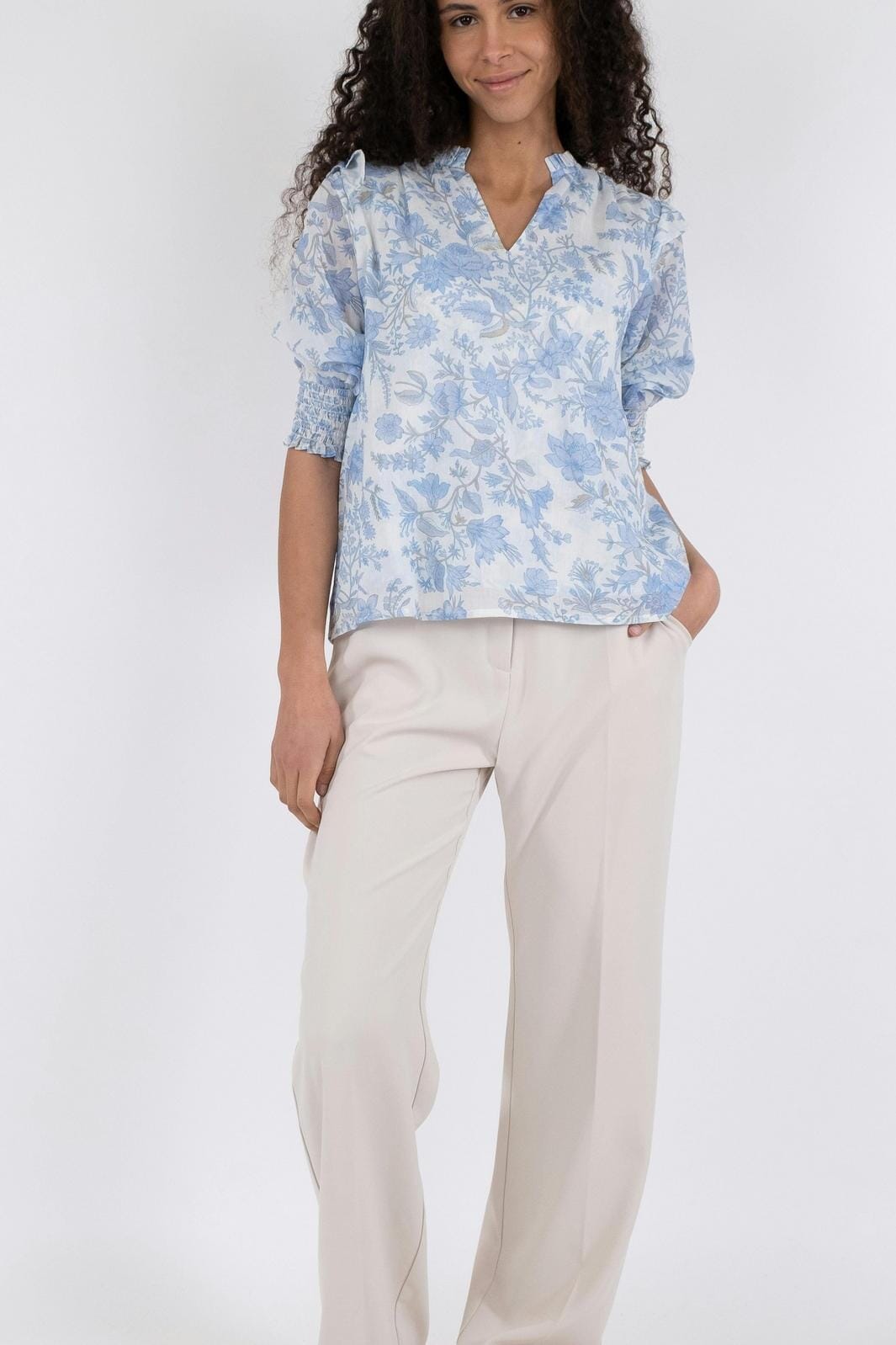 Neo Noir - Davina Rose Field Blouse - Light Blue