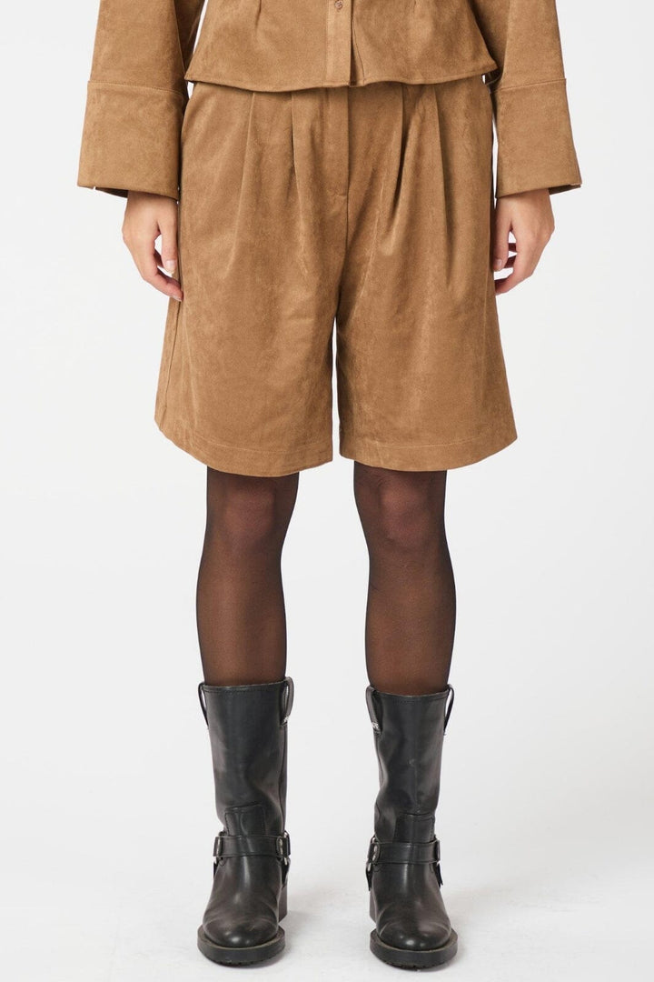 Neo Noir - Nika Faux Suede Bermuda Shorts 164474 - 604 - Cognac