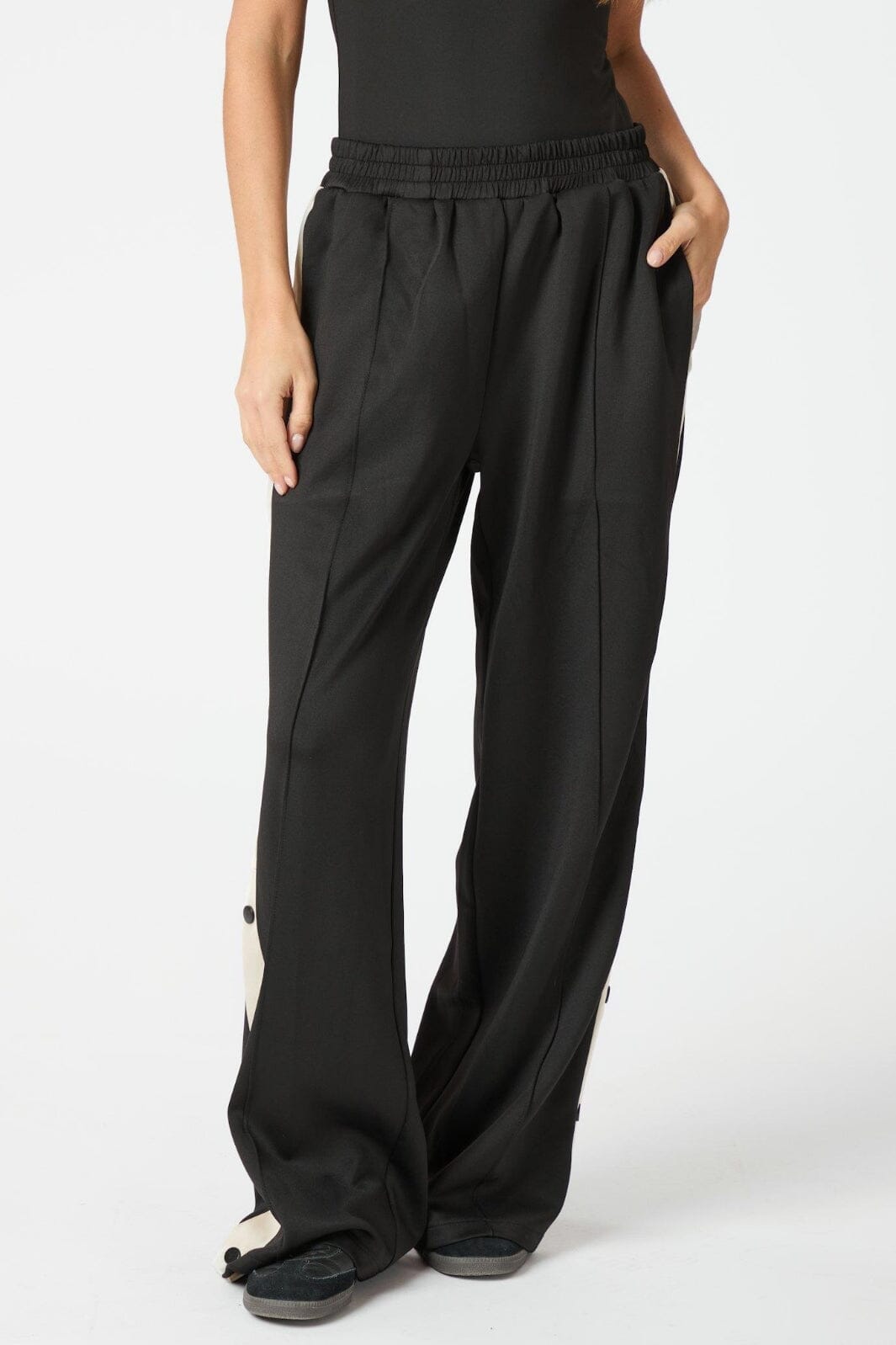 Neo Noir - Puggy Track Suit Pants 164249 - 100 - Black