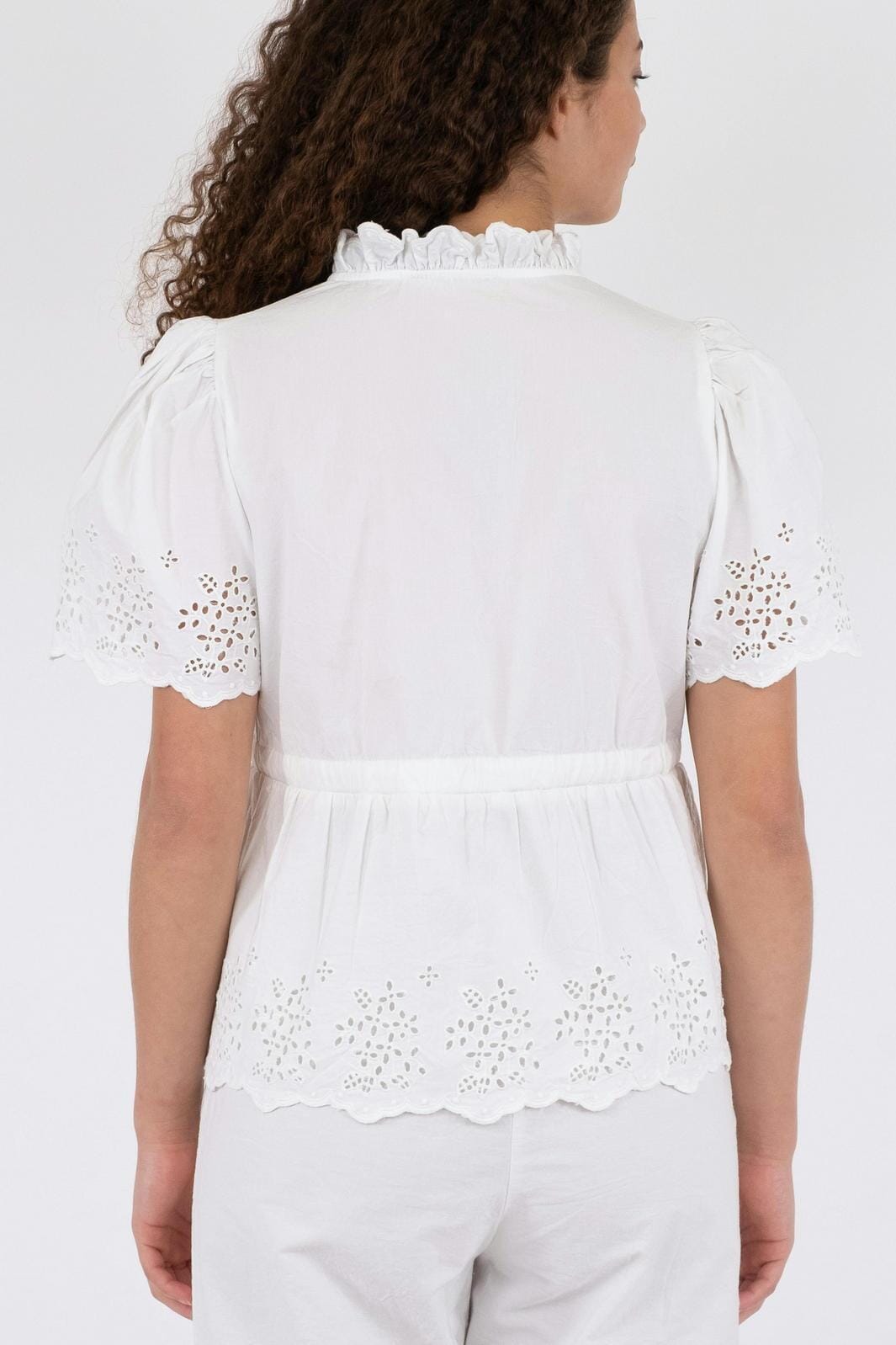 Neo Noir - Satsi Embroidery Blouse - White