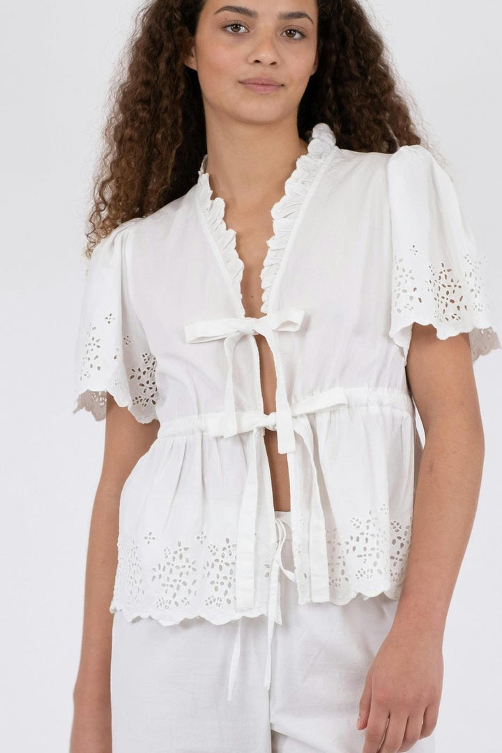 Neo Noir - Satsi Embroidery Blouse - White