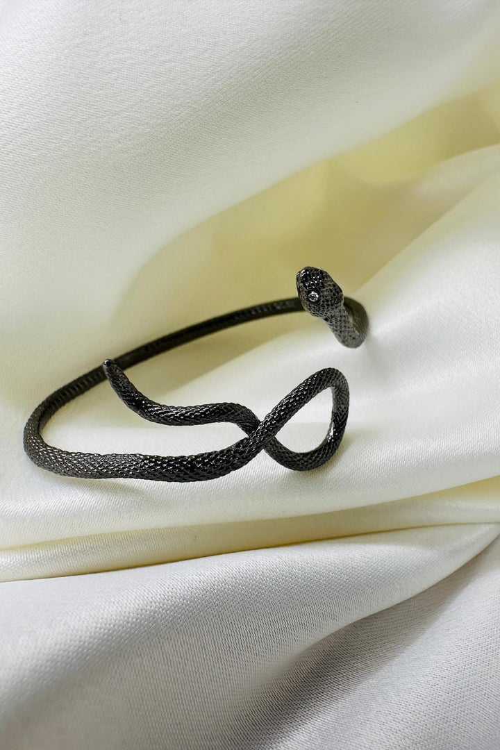 Forudbestilling - O-element - Poison Snake Baracelet - Black Armbånd 