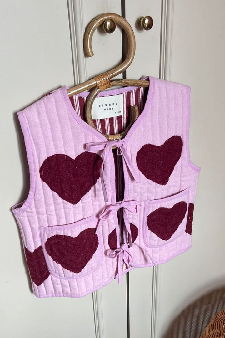 Sissel Edelbo - Honey MINI Vest SE 1500 - Burgundy Hearts