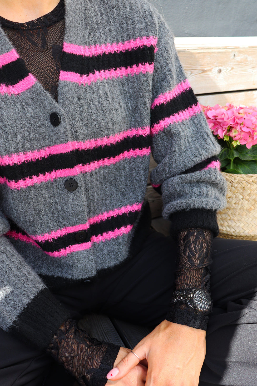 Liberte - Fro-Cargidan - Darkgrey Black Pink Stripe Cardigans 