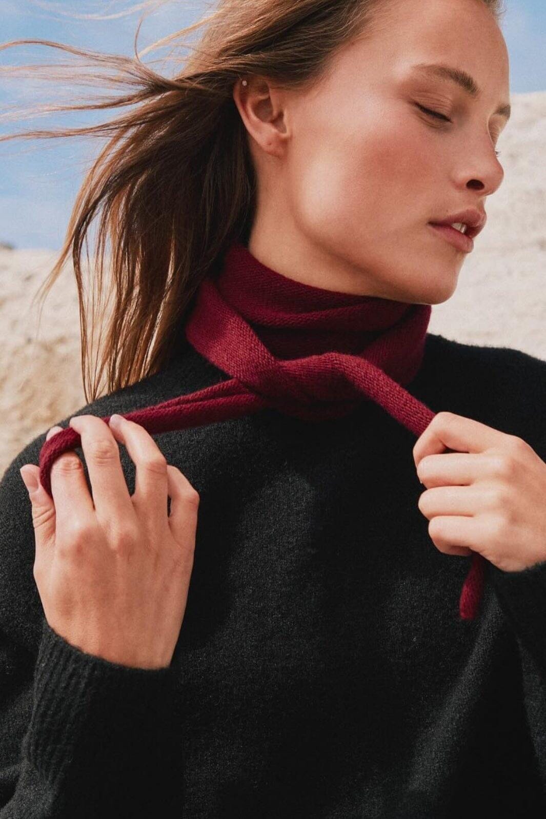 Neo Noir - Misty Knit Scarf - Red 