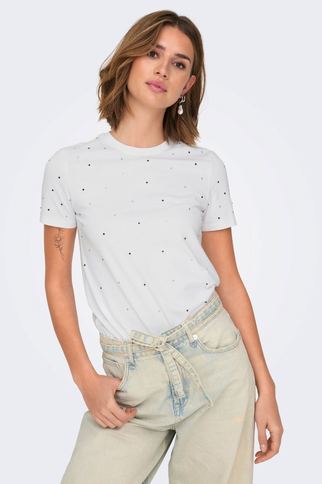 Only - Onlglobe Life S/S O-Neck Tee Box - 4691952 Bright White Gunm+Transp+Silver Studs