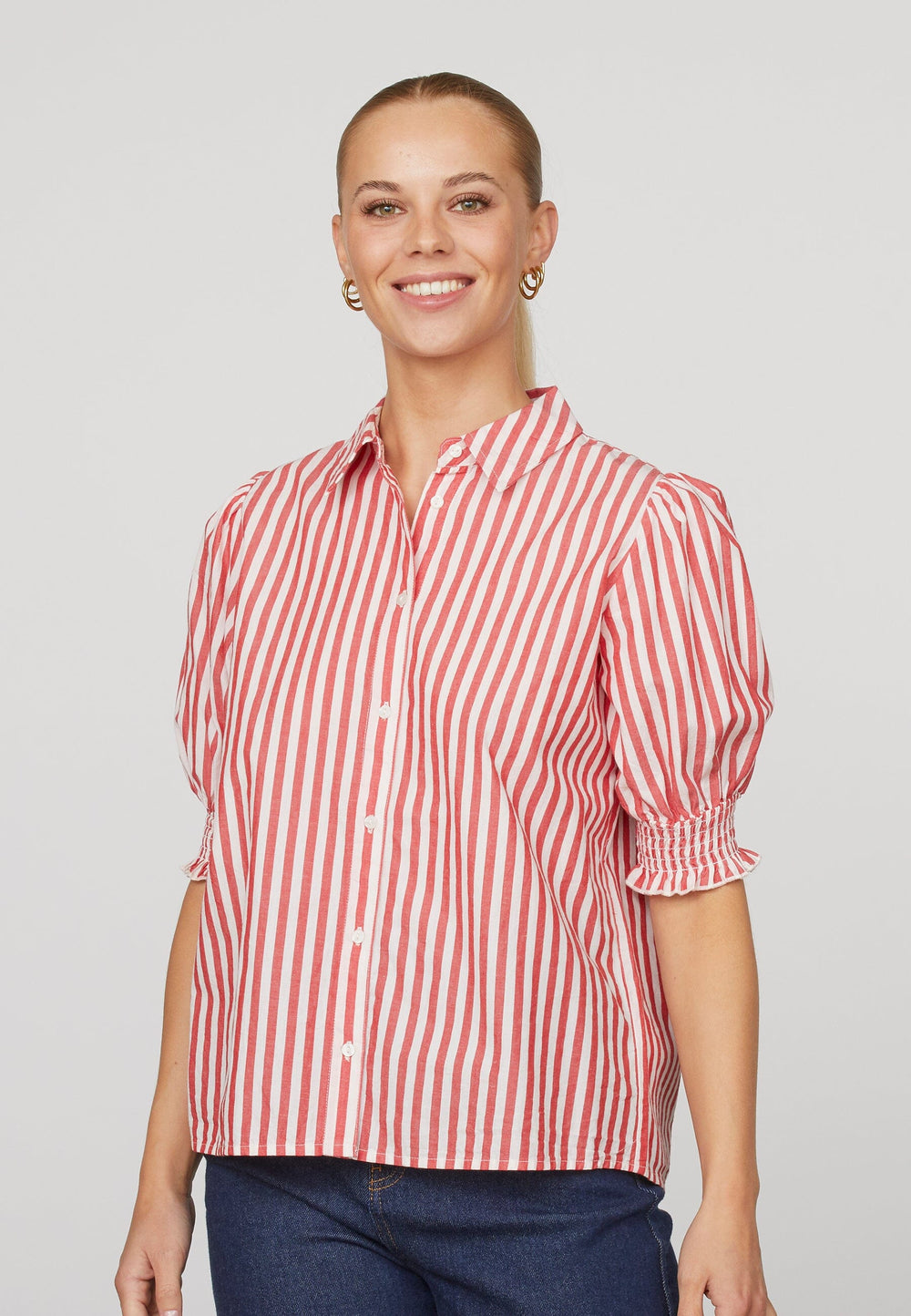 Sisters Point - Isola-Ss1 - 800 Red/White Bluser 