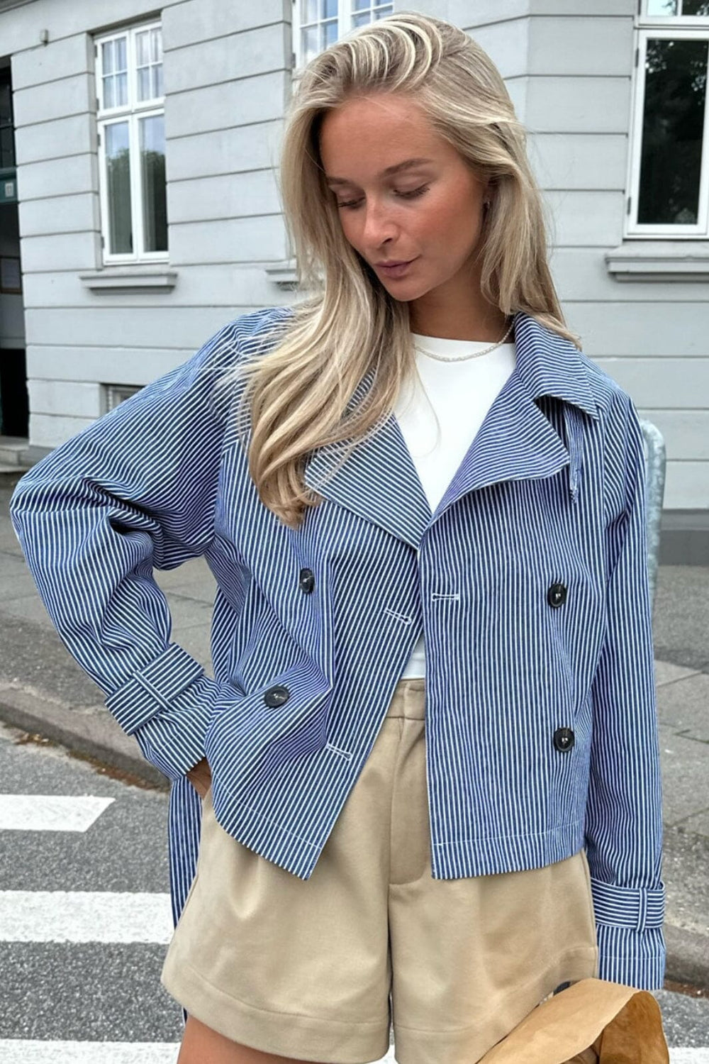 Forudbestilling - BYIC - Alma Trenchcoat Blue Woven Stripe Jakker 