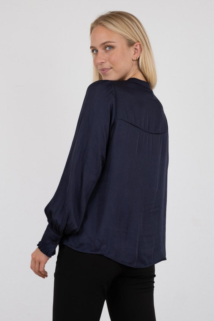 Forudbestilling - Neo Noir - Zola Blouse - Navy (November) Bluser 