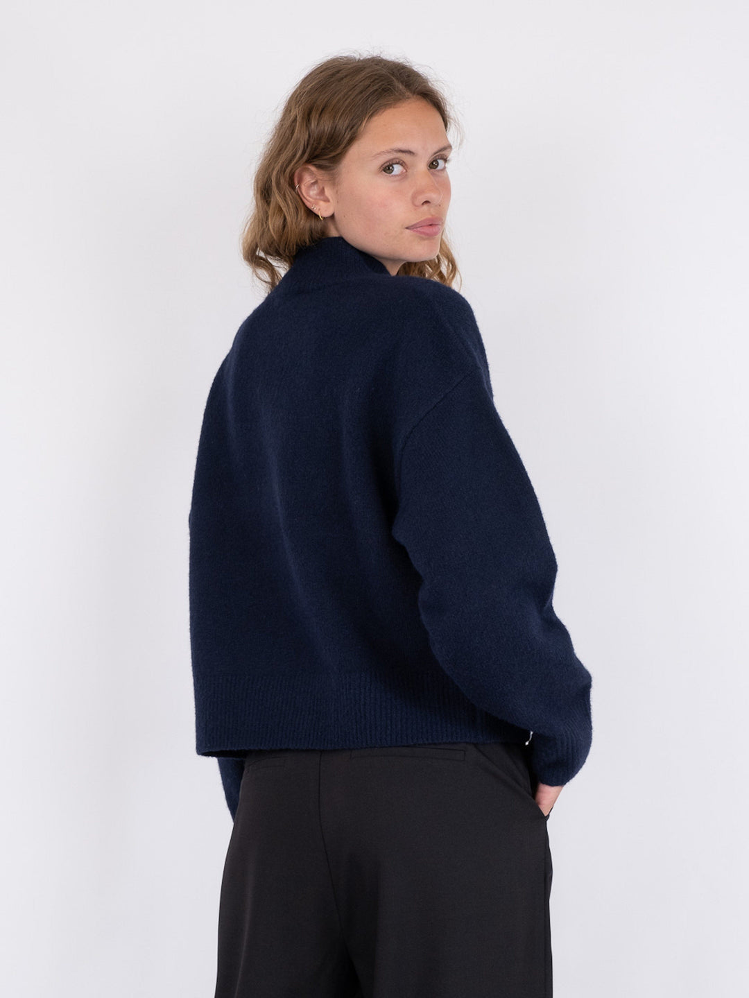 Neo Noir - Paulina Knit Blouse - Navy